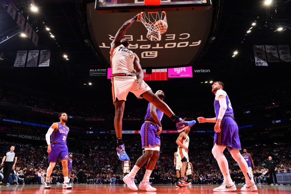 更是一个 更是一个