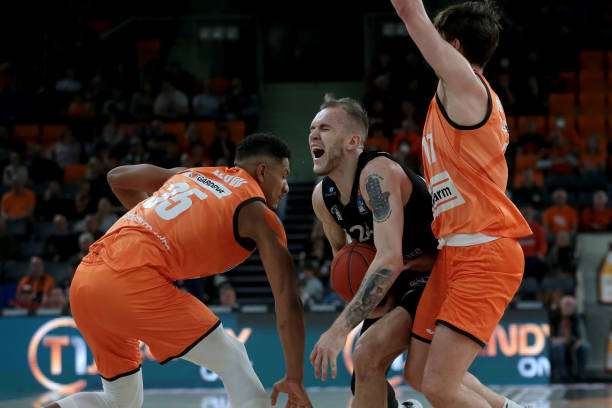 都不容小觑 都不容小觑